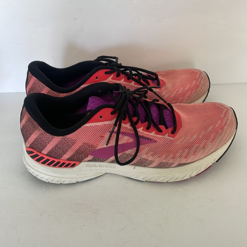 Brooks Ravenna 10 Coral & Purple Running Shoes Size 10